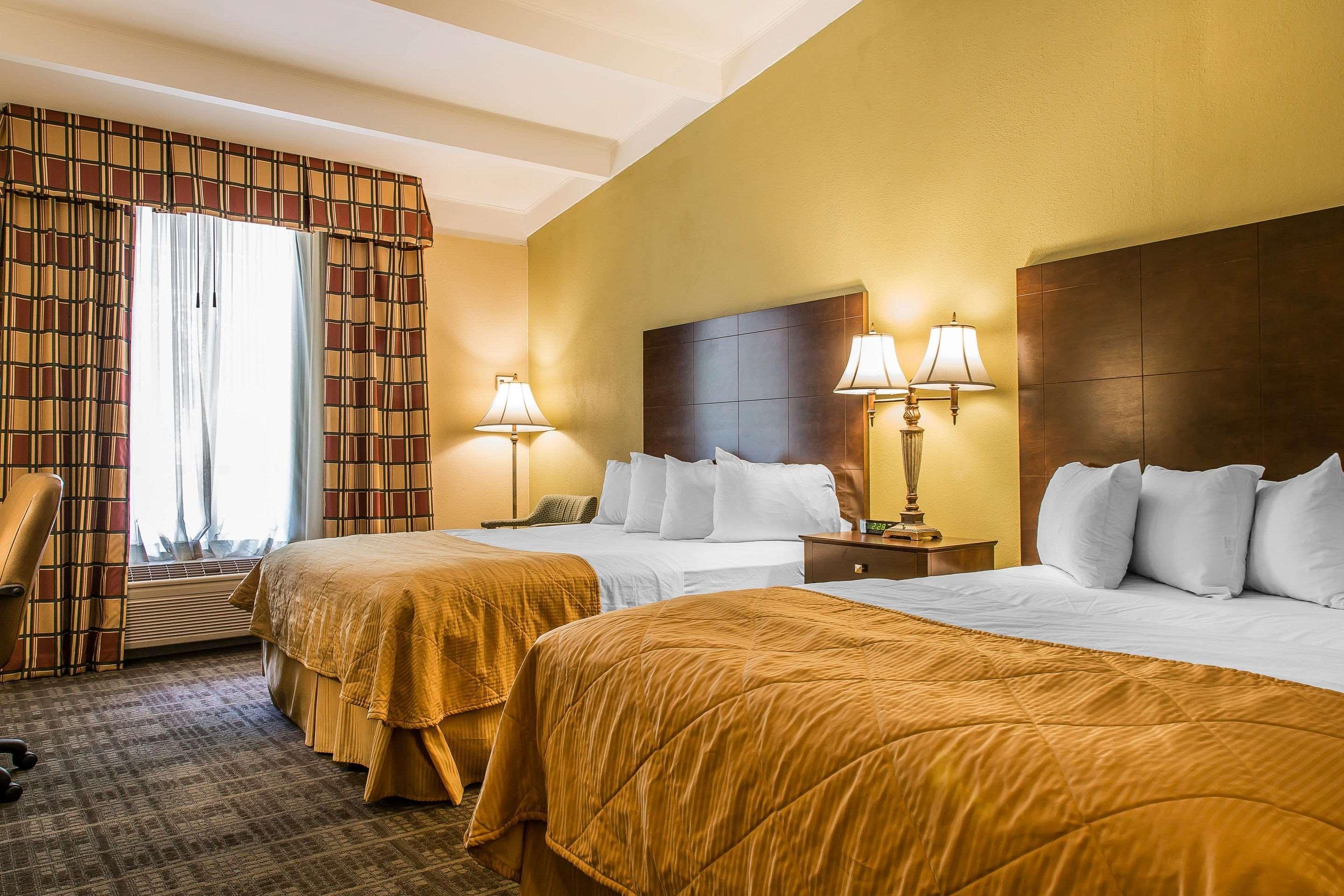 Clarion Hotel & Suites Hamden-New Haven מראה חיצוני תמונה