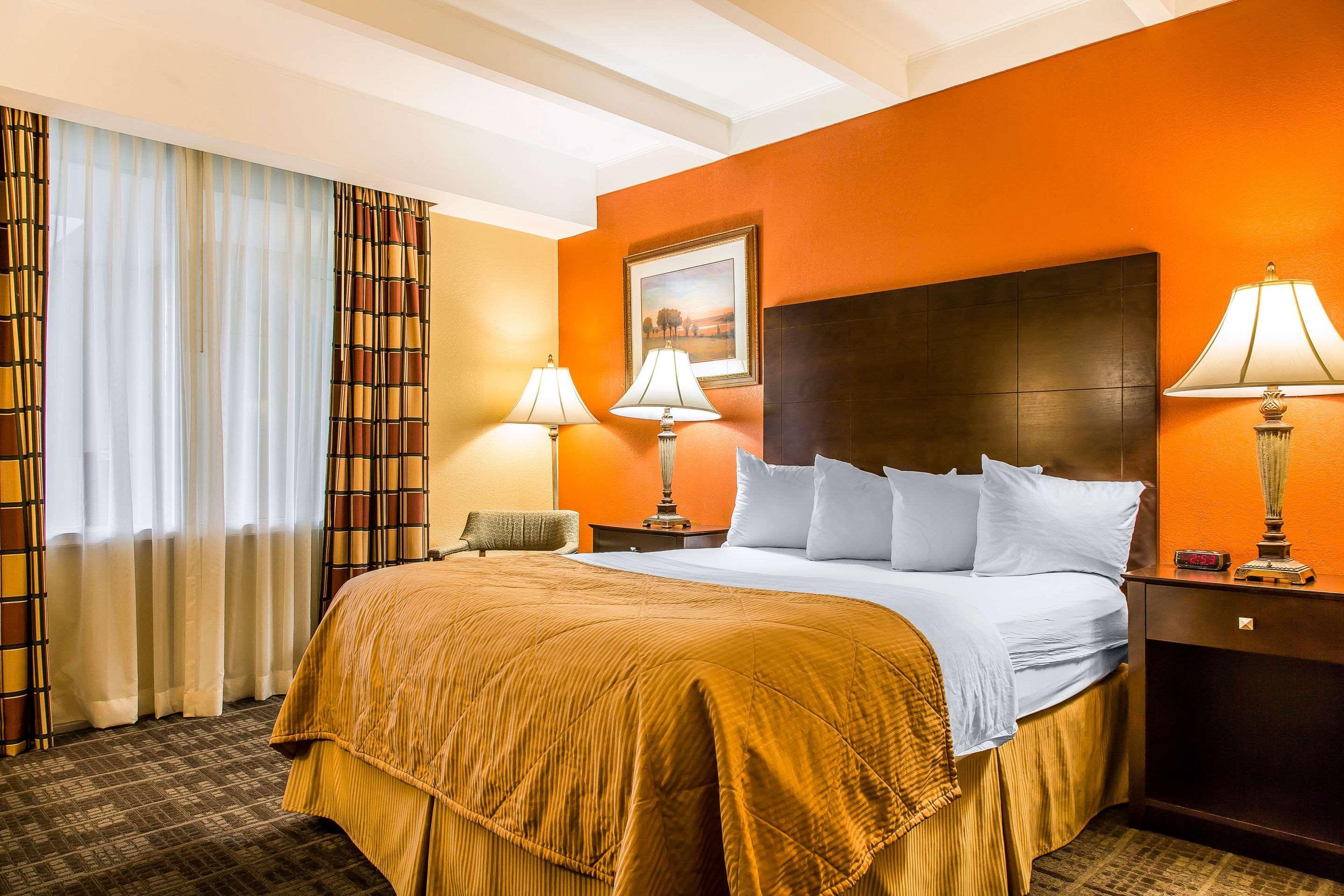 Clarion Hotel & Suites Hamden-New Haven מראה חיצוני תמונה
