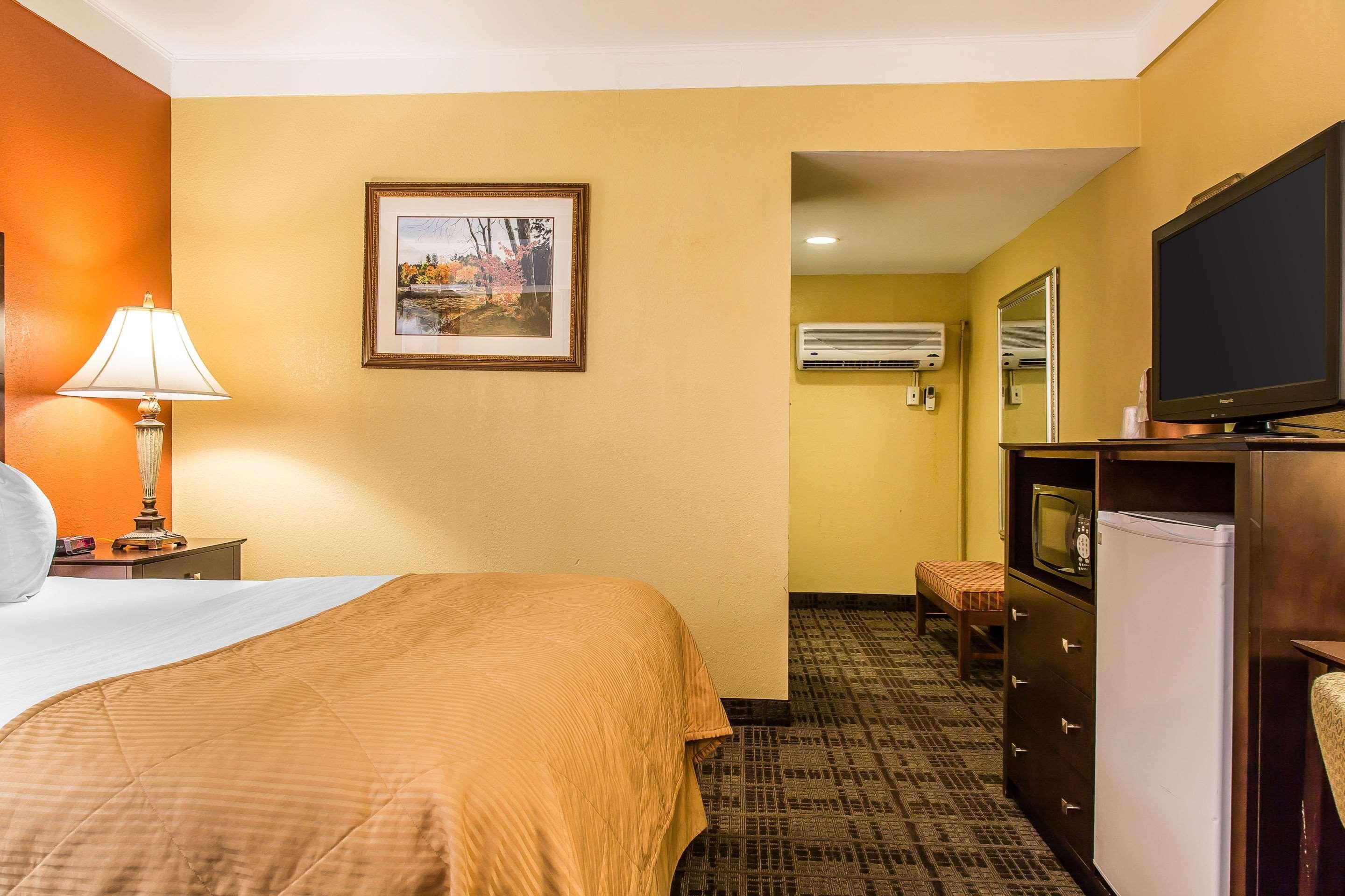 Clarion Hotel & Suites Hamden-New Haven מראה חיצוני תמונה