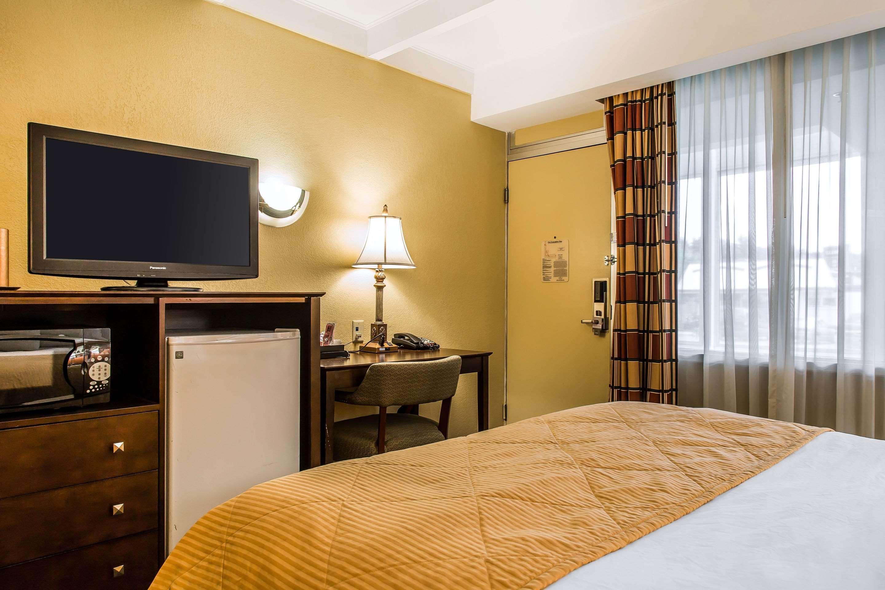 Clarion Hotel & Suites Hamden-New Haven מראה חיצוני תמונה