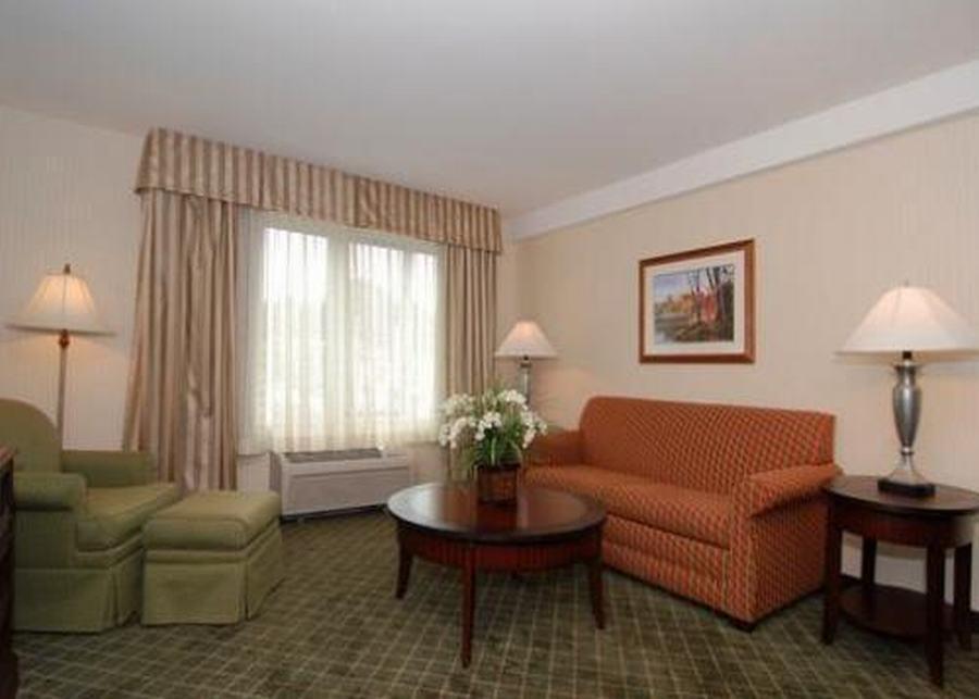 Clarion Hotel & Suites Hamden-New Haven מראה חיצוני תמונה