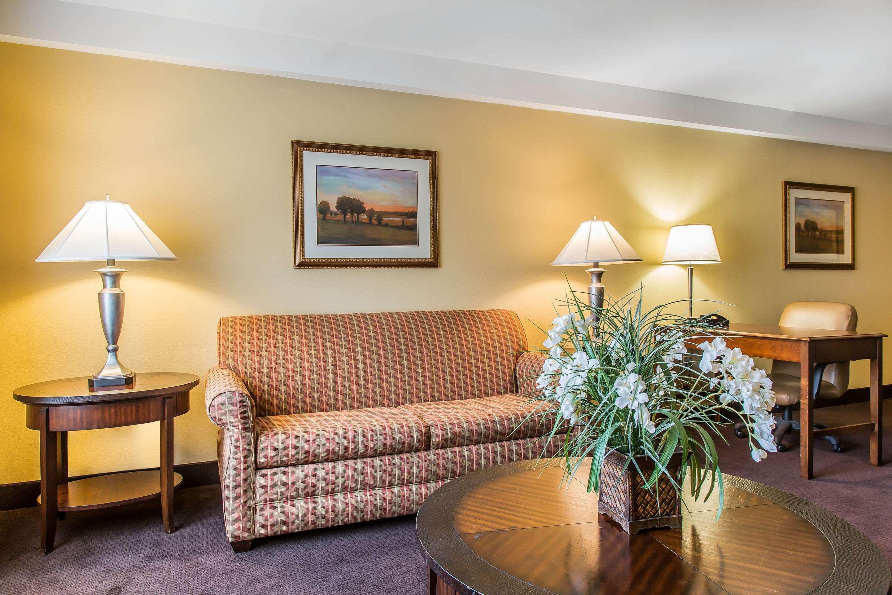 Clarion Hotel & Suites Hamden-New Haven מראה חיצוני תמונה