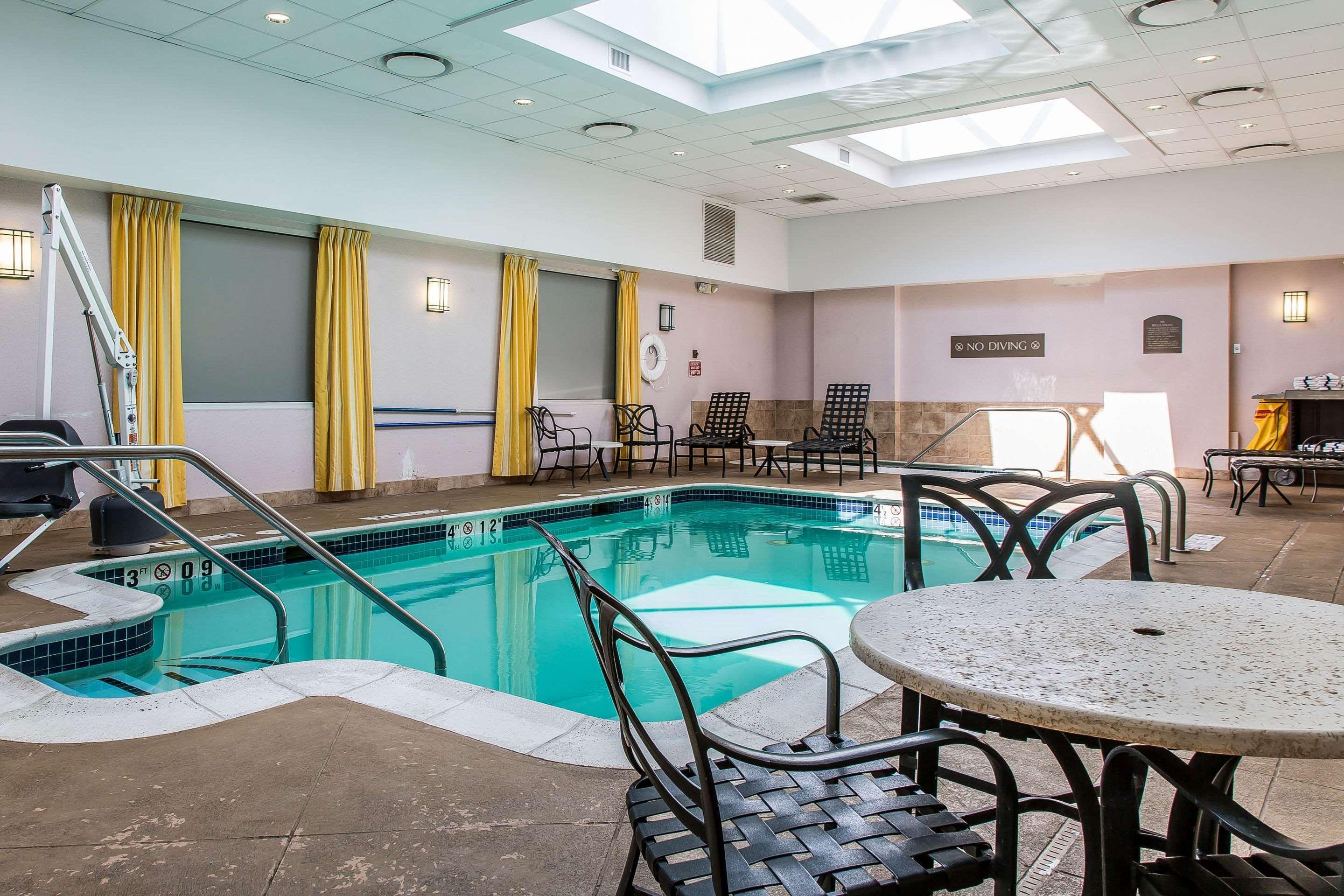 Clarion Hotel & Suites Hamden-New Haven מראה חיצוני תמונה