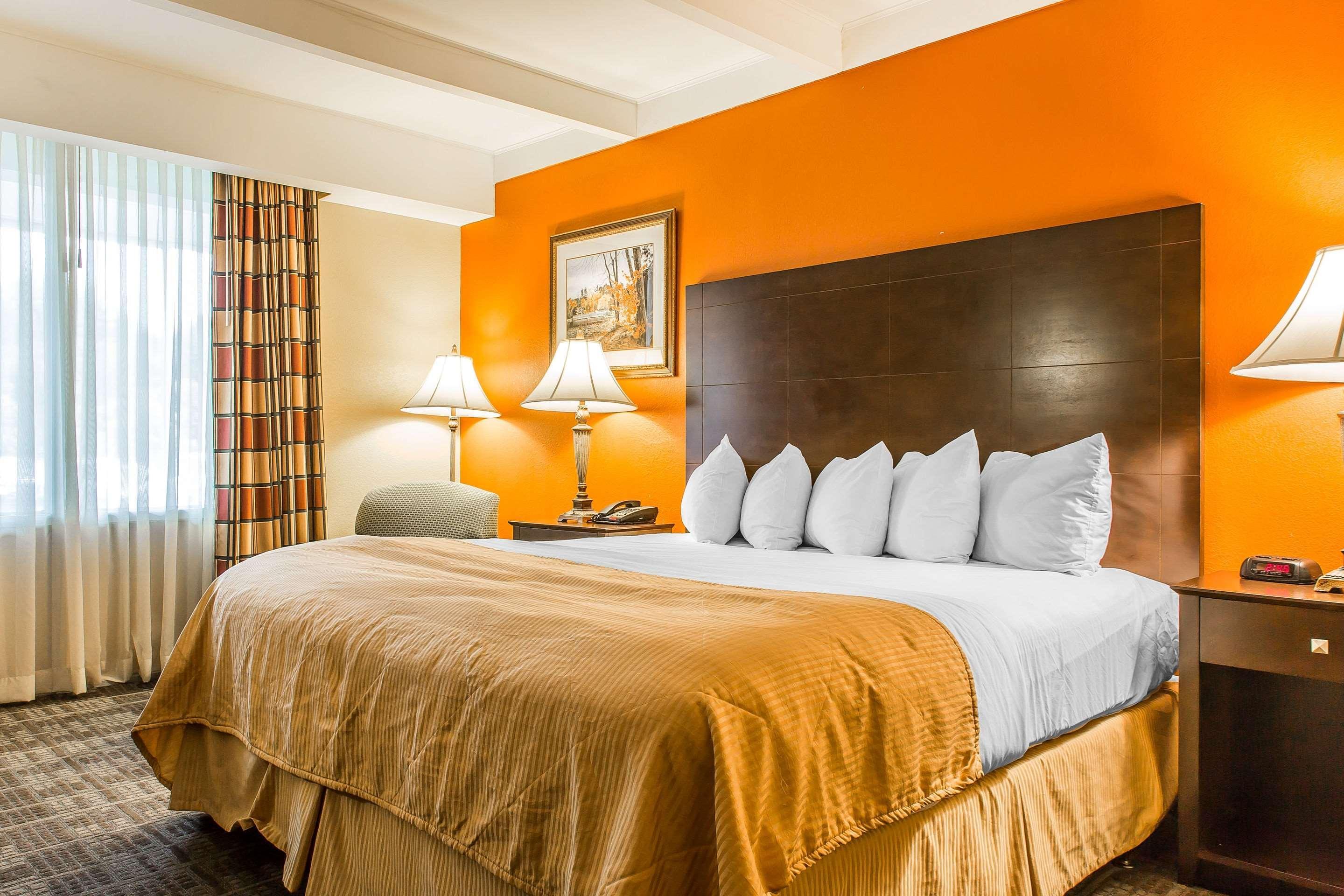 Clarion Hotel & Suites Hamden-New Haven מראה חיצוני תמונה