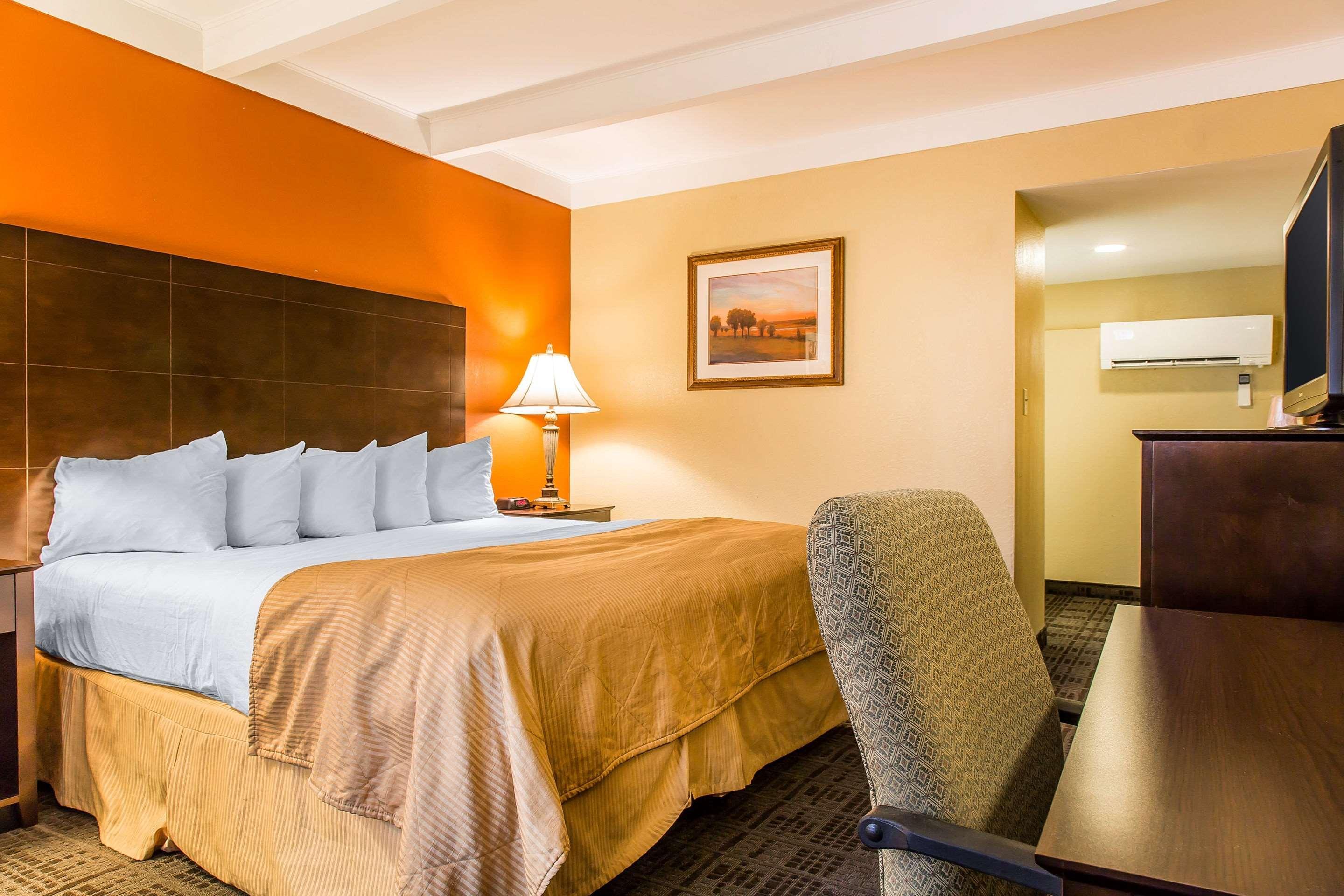 Clarion Hotel & Suites Hamden-New Haven מראה חיצוני תמונה