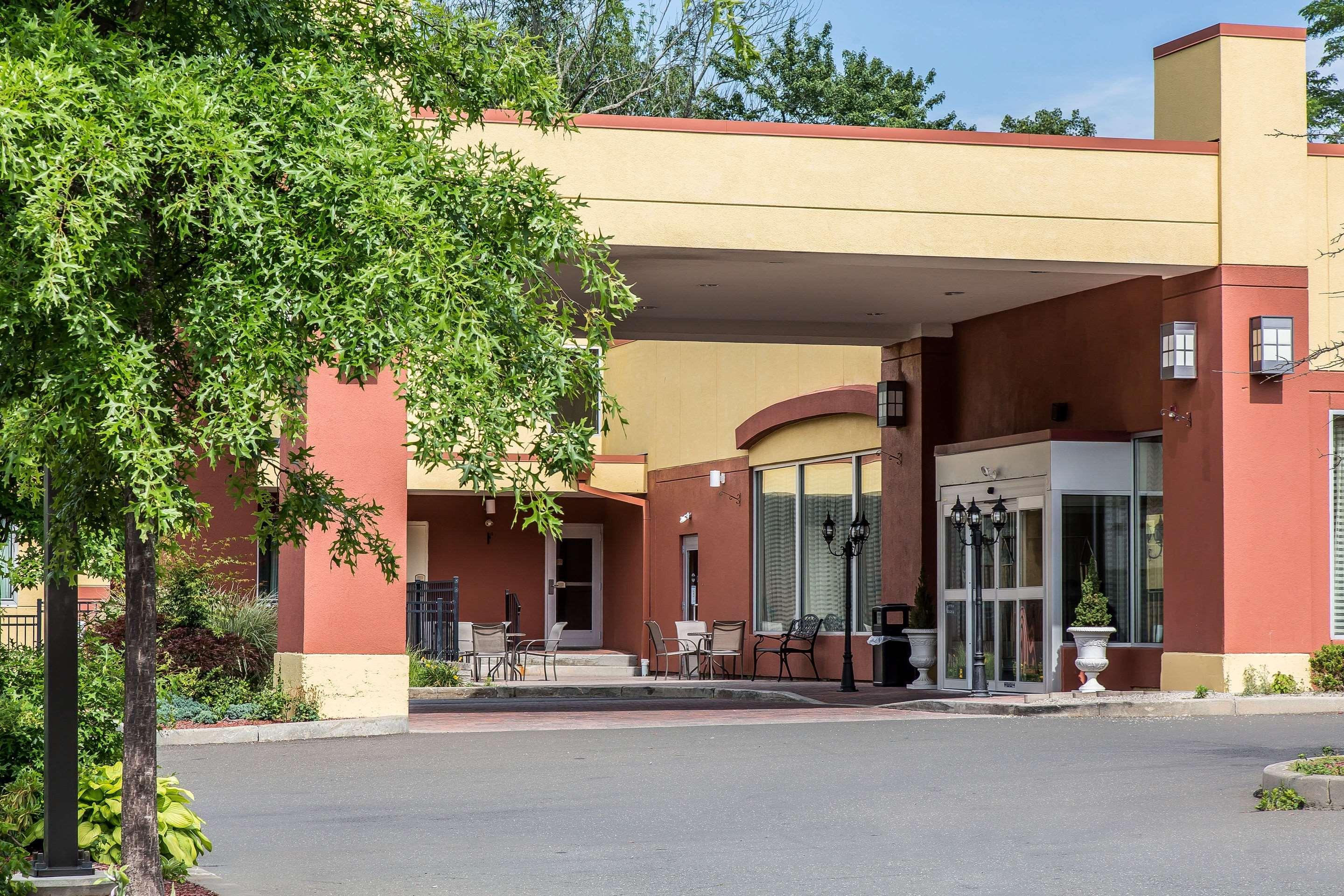Clarion Hotel & Suites Hamden-New Haven מראה חיצוני תמונה