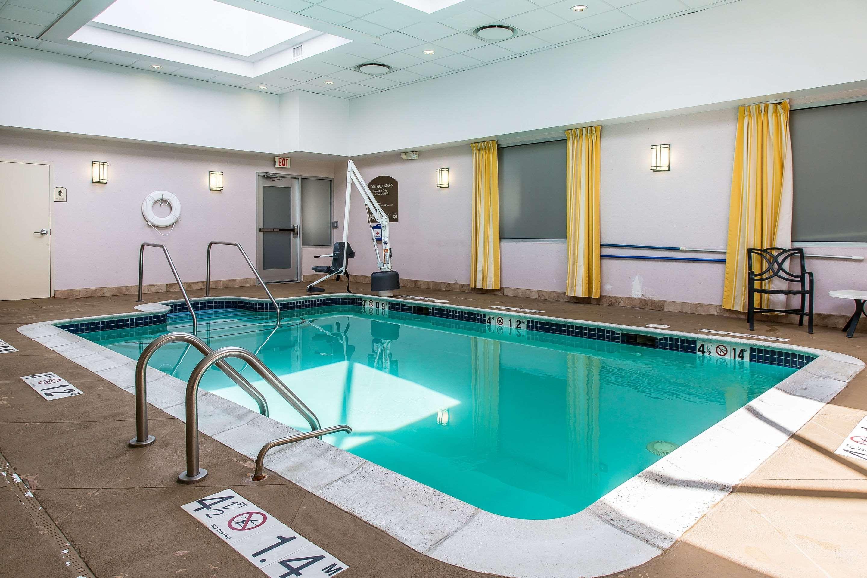 Clarion Hotel & Suites Hamden-New Haven מראה חיצוני תמונה