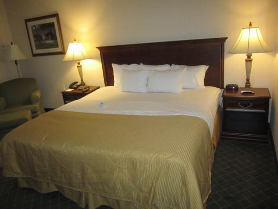 Clarion Hotel & Suites Hamden-New Haven מראה חיצוני תמונה