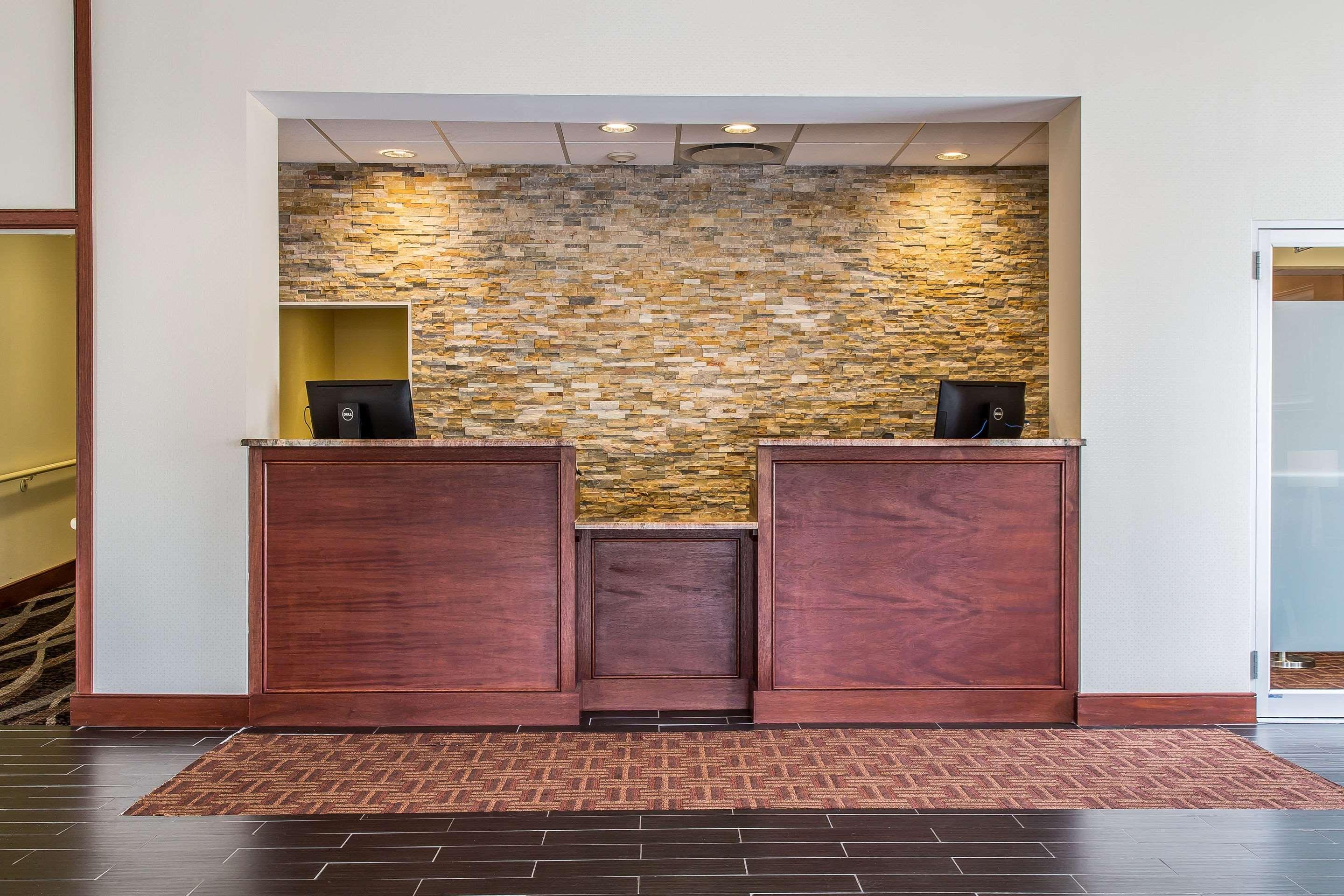 Clarion Hotel & Suites Hamden-New Haven מראה חיצוני תמונה
