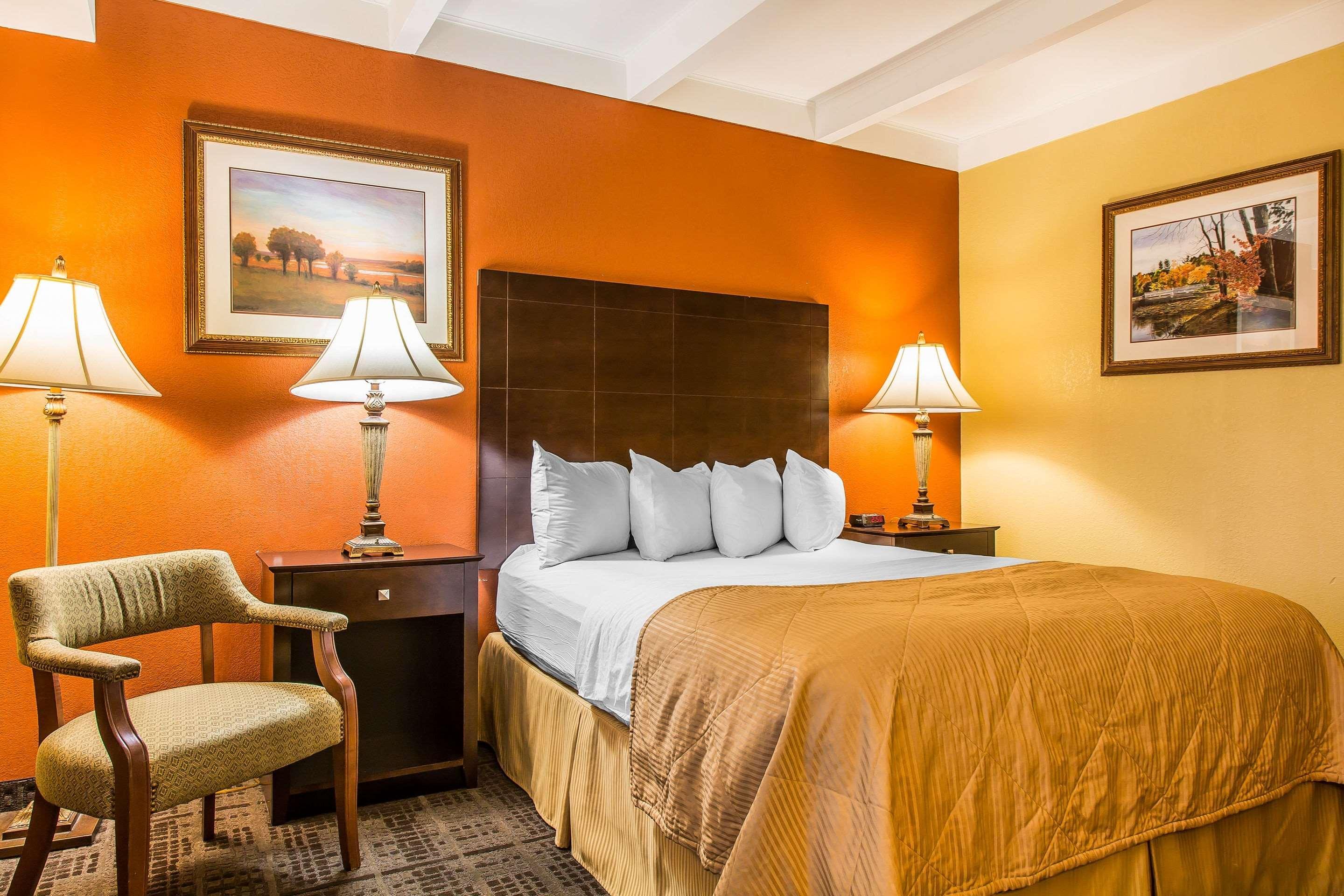 Clarion Hotel & Suites Hamden-New Haven מראה חיצוני תמונה