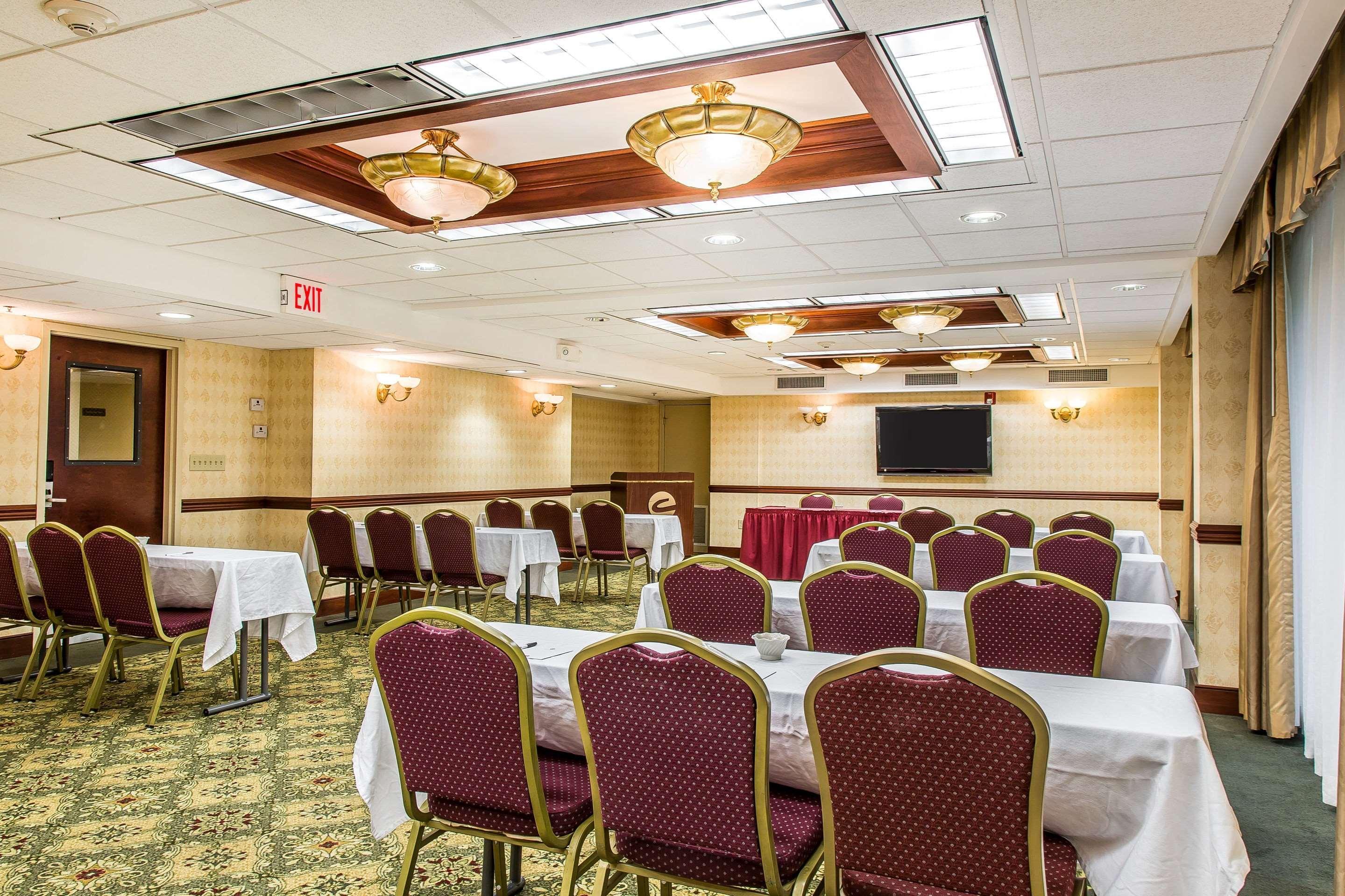 Clarion Hotel & Suites Hamden-New Haven מראה חיצוני תמונה