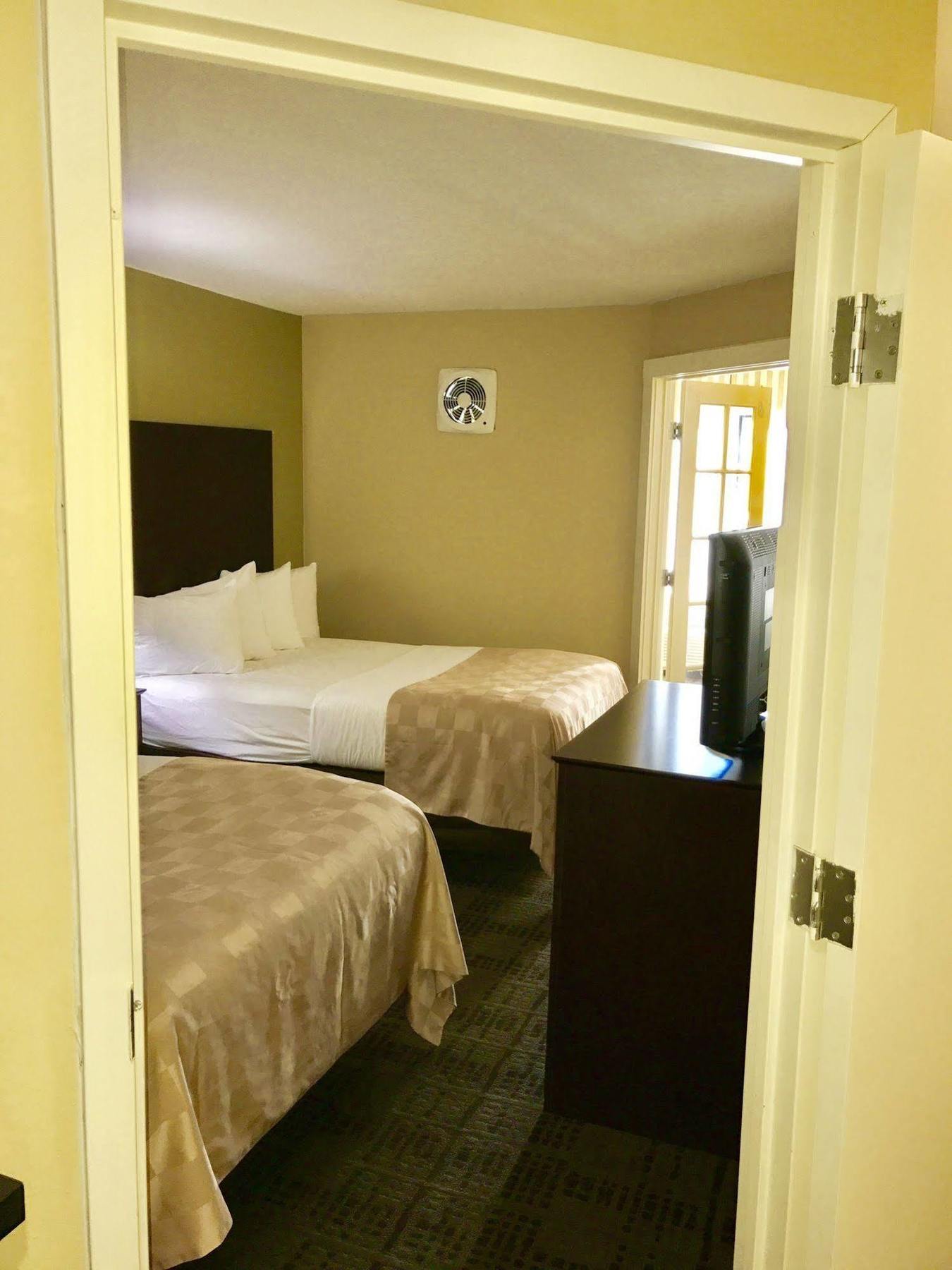Clarion Hotel & Suites Hamden-New Haven מראה חיצוני תמונה